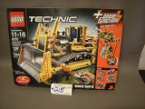 Lego TECHNIC Motorized Bulldozer  8275 with remote