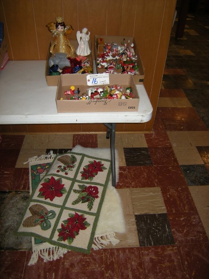 All to go - 3 boxes of Christmas Décor and rugs