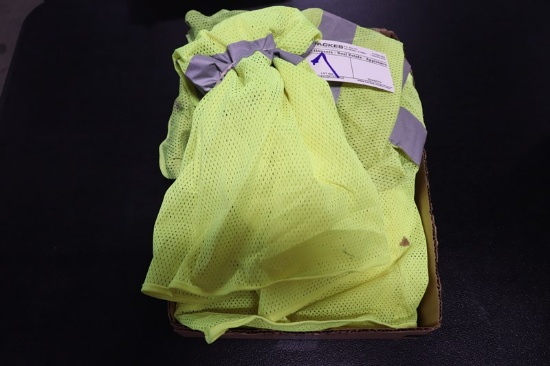 Box flat to go - Yellow safety vests