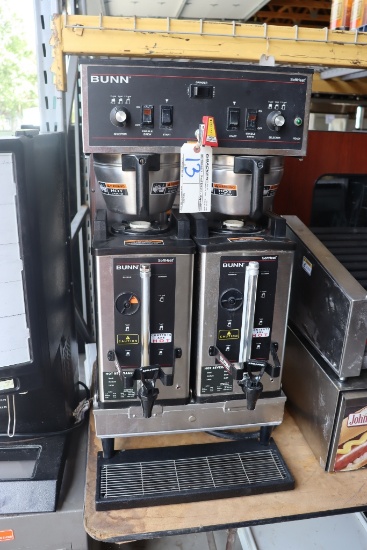 Bunn Dual SH satellite coffee brewer with 2 satellites