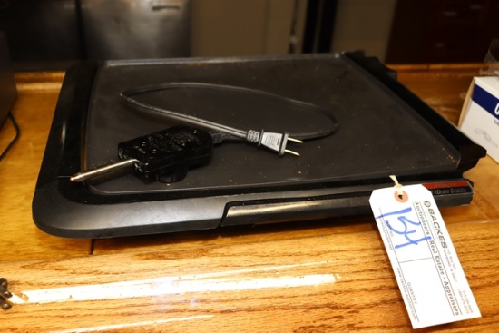 Presto 16" electric griddle - corner plastic is broken
