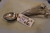 Times 6 - Perforated service spoons