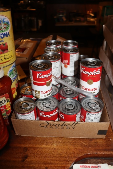 Case to go - Tomato Soup cans