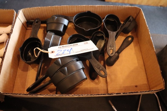 Box to go - plastic measuring cups