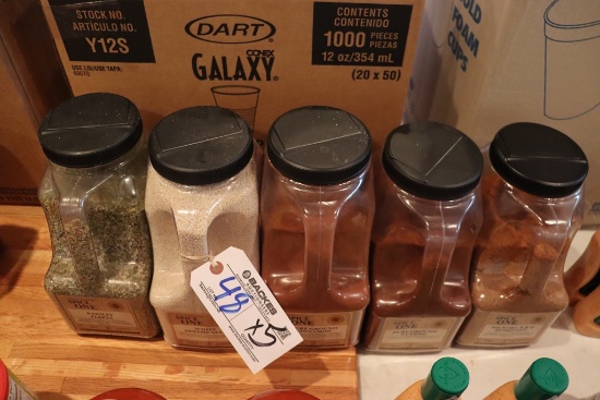 Times 5 - Spice containers - open product - parsley, sesame seed, cinnamon,
