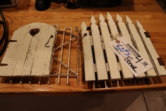All to go - 4 fence décor