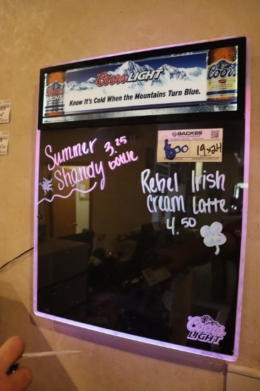 19" x 24" Lighted menu board