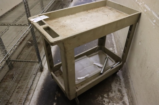 16" x 30" Rubbermaid portable poly bussing cart