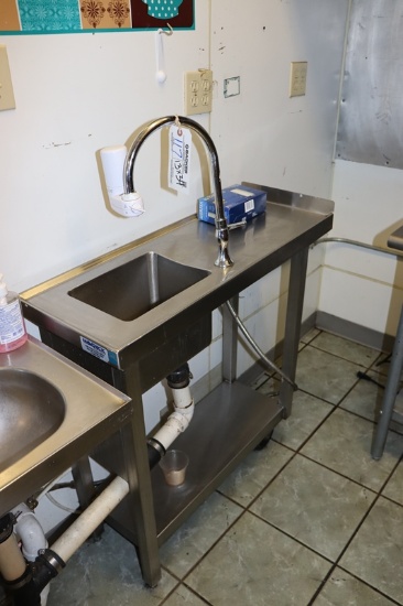 12" x 34" Stainless filler table with 8" x 11" sink & Brita water filter