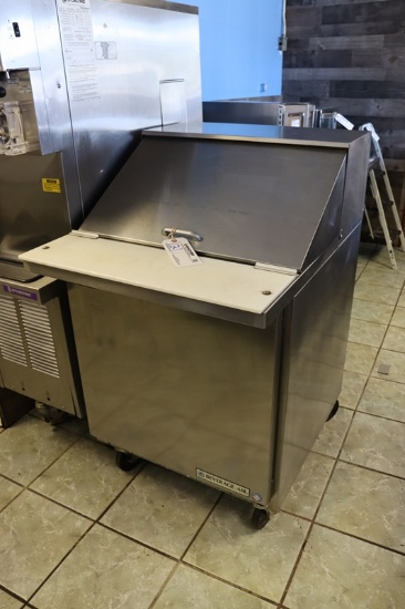 27" Beverage Air SPE27-12M-B-DQ portable sandwich prep table