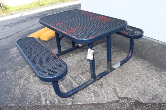 30" x 48" Heavy duty rubber coated metal picnic table - coating is pealing