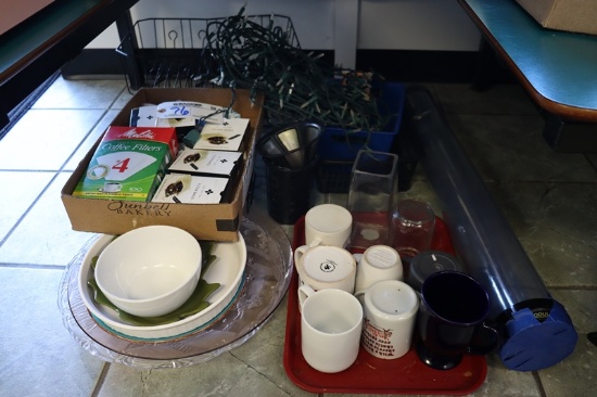 All to go - Coffee cups, platters, & wire racks