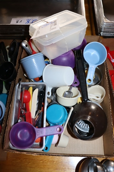Box flat to go - Measuring cups, Spoons, & more