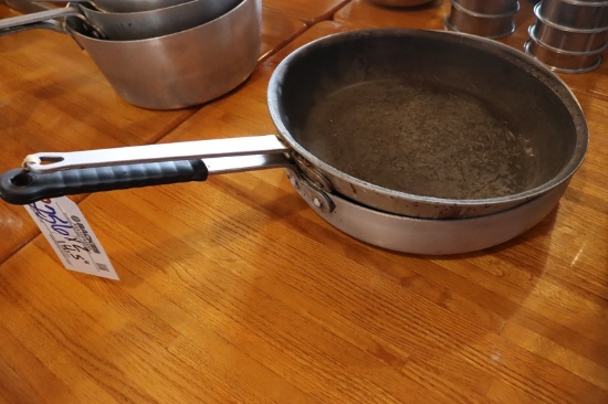 Times 2 - 14" aluminum & Teflon skillets