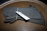 3 newer oven mitts