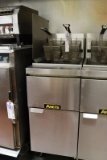 Anets 14GS stainless 40# gas fryer with left hand splash guard