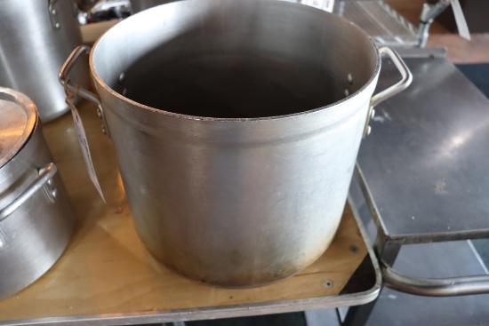 Approximate 22 qt stock pot