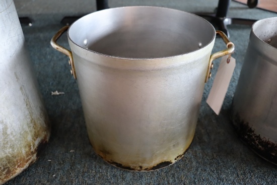 Approximate 20 qt stock pot