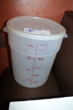 22 qt food storage container with lids