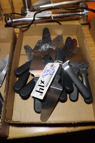 Times 14 - black handled pizza spatulas