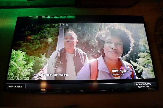 Samsung 42" wall mount TV with bracket - no remote