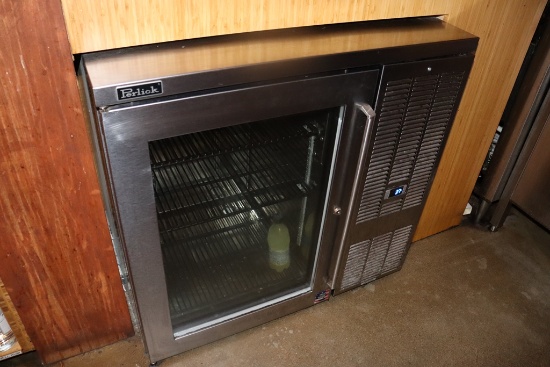Perlick 36" back bar bottle cooler - 1 glass door