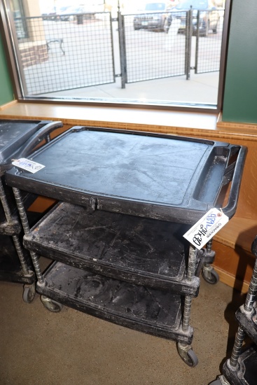 Metro 24" x 32" poly bussing cart - needs wiped down