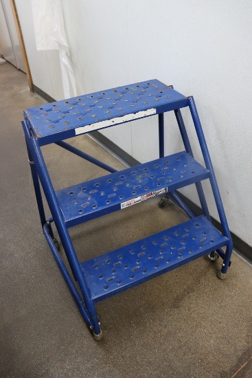 24" blue metal portable steps