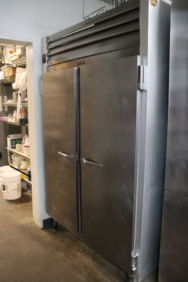 Traulsen G22010 stainless 2 door freezer - portable