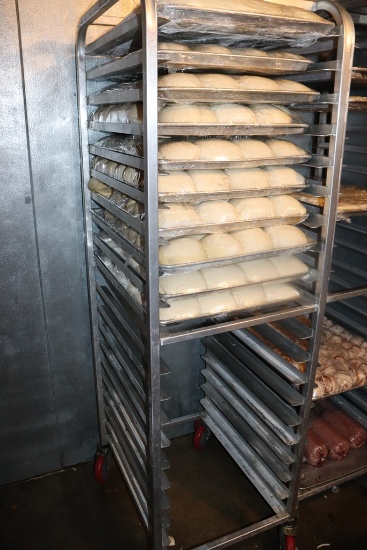 Aluminum portable sheet pan rack