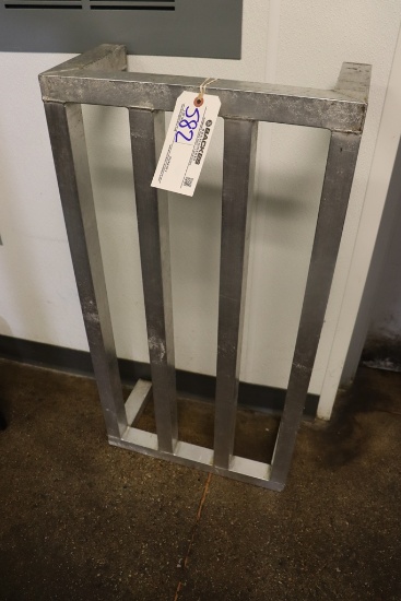 18" x 36" aluminum dunnage rack
