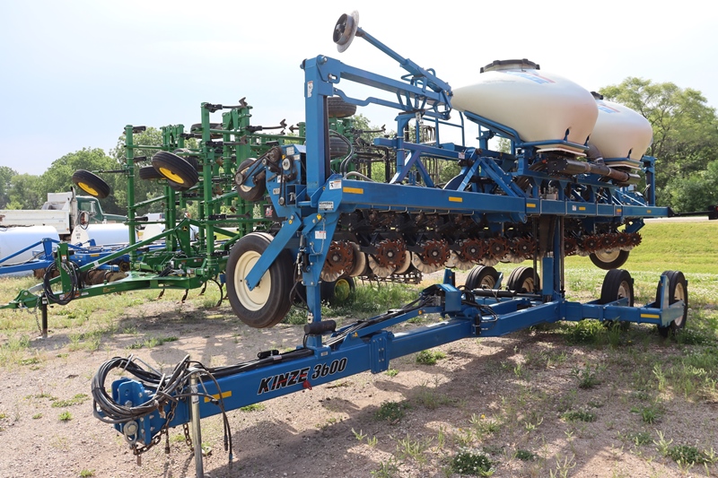 2012 Kinze 3600 -12R30 planter, Evolution Series | Proxibid
