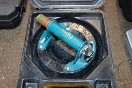 Times 2 - CRL 8" glass pump action vacuum glass Lifters