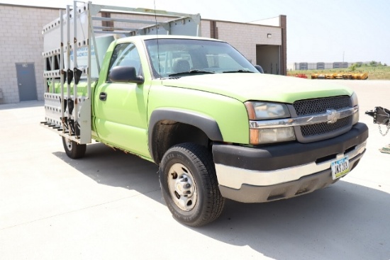2004 Chevy Silverado 2500 regular cab work truck, 6.0 liter gas motor, 2wd,