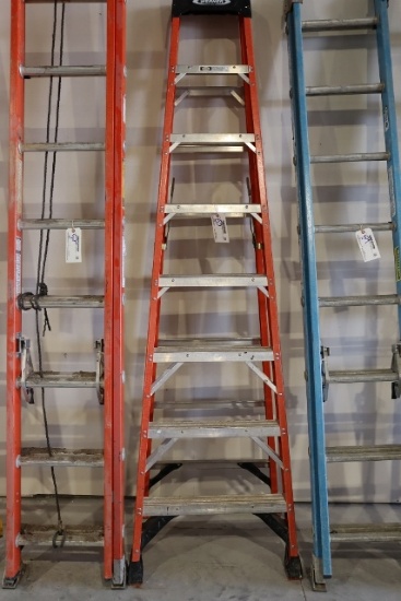 Werner 8' fiberglass step ladder