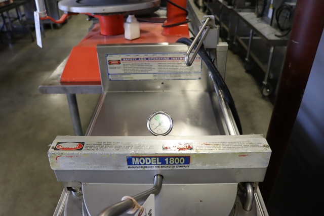 Great Condition Broaster Model 1800 Chicken Pressure Machine 208V