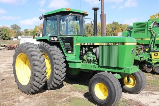 1982 John Deere 4440 tractor w/ axle mount duals, quad trans, 2wd, 3,726 ho