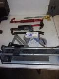 All to go - Tile cutter, nail puller, hammer and more