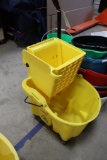 Rubbermaid mop bucket