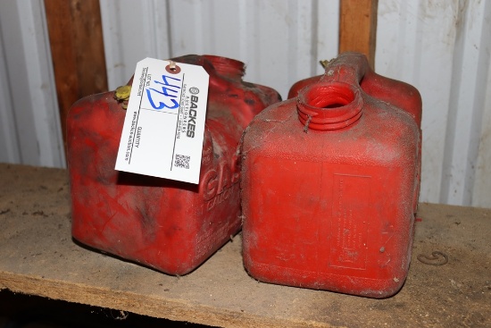 All to go - Plastic gas cans - no nozzles