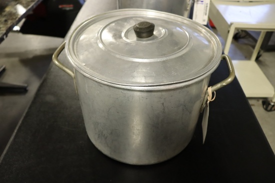Aluminum stock pot with lid - 18 qt