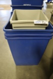 All to go - 5 trash cans and recycling bins