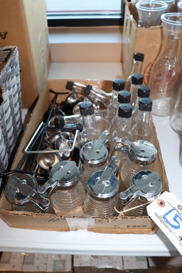 All to go - Table organizers, condiment bottles, and syrup dispensers