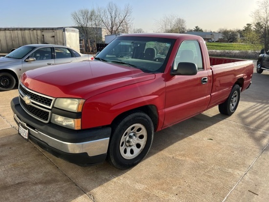 2006 Chevrolet single cab truck - VIN# 3GCEC14X96G185048 - V6 - bed liner -