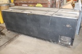 True TD-95 - 3 lid bottle cooler, inside needs cleaned