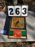Old 7UP plastic electric clock