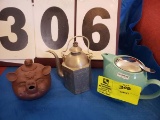 Group of 3 Tea Pots: Beehouse, teal, 5