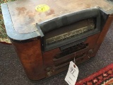 Vintage Philco Table Radio in wood case; 16