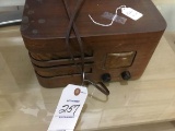 Vintage Wood Case Table Top Radio