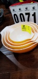 Set of 4 Pyrex Mixing Bowls